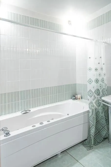 Very Spacious & Modern 3Bed Near Airport & Centre Sofia Apartament