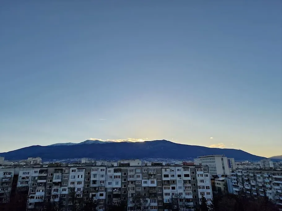 Very Spacious & Modern 3Bed Near Airport & Centre Sofia 0*,
